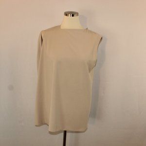 Dusica sacks asymmetric top